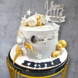 Astronaut Theme Cake 1